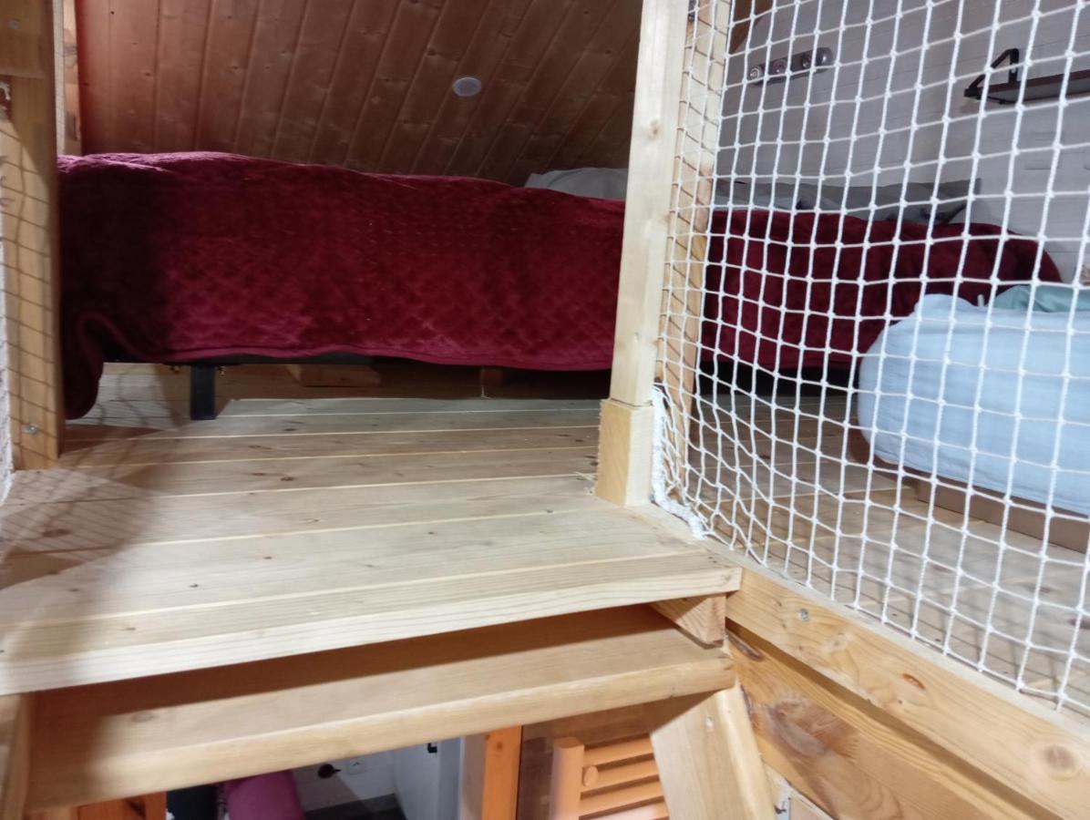 La P'Tite Maison Bois Du Herisson Menetrux-en-Joux Εξωτερικό φωτογραφία